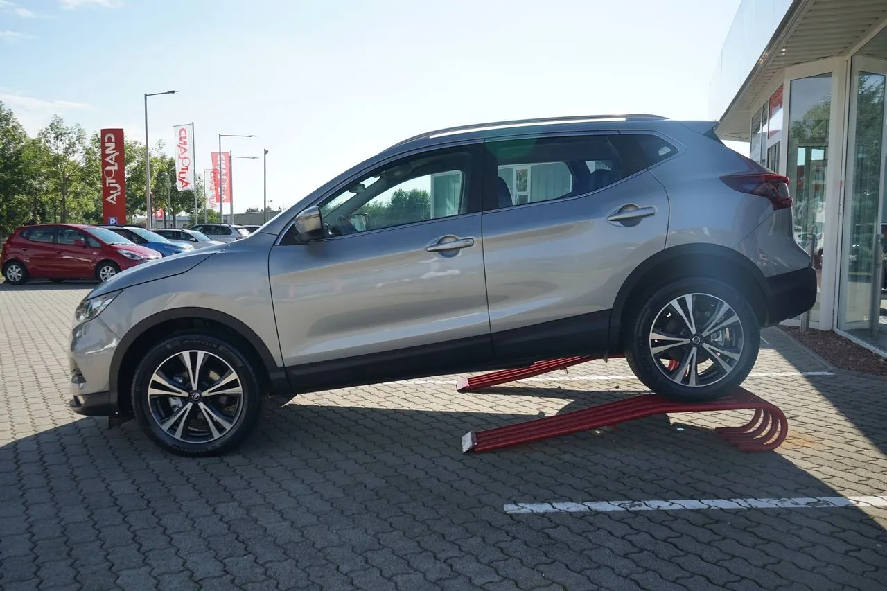 Nissan Qashqai 1.3 DIG-T...  Image 3