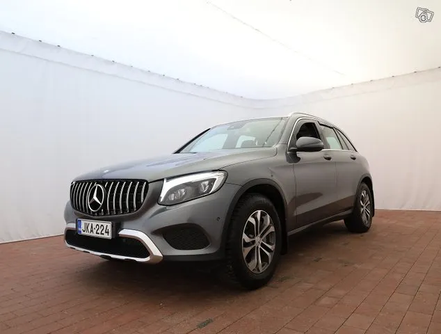 Mercedes-Benz GLC 250 250 d 4Matic A Premium Business - Suomi-auto, Neliveto, Moottorinlämmitin, ILS-ledit, Koukku, Sportpenkit - J. autoturva - Ilmainen kotiintoimitus Image 4