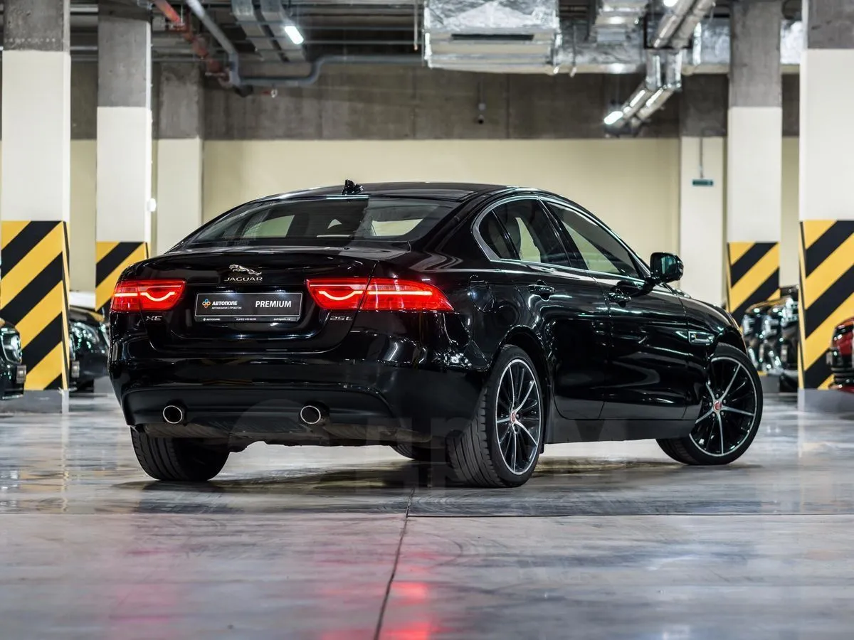 Jaguar XE Image 3